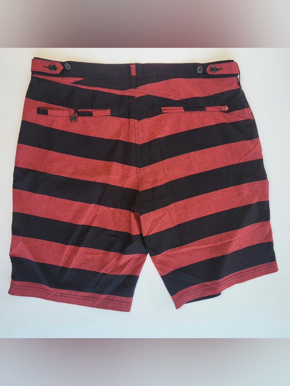 Volcom Surf & Turf Hybrid Short Men 36 Red Black Striped 4 Way Stretch